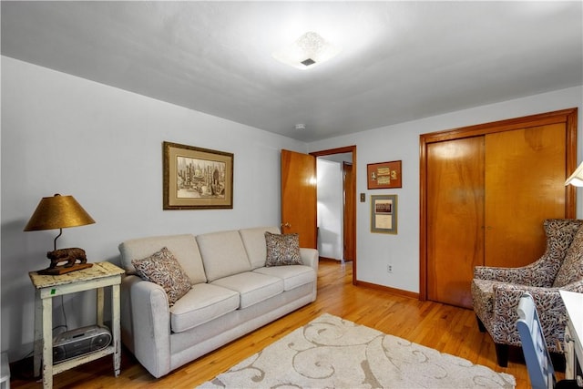 6826 Church Ave, Ben Avon, PA 15202 - living room featuring wood finished floors and baseboards