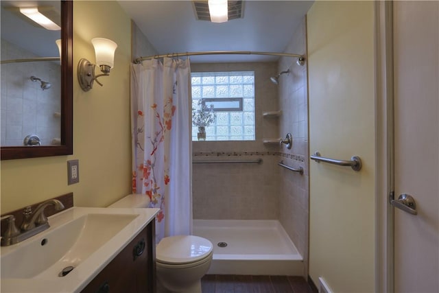 267 Blackhawk Rd, Chippewa Twp, PA 15010 - full bath with tiled shower and vanity