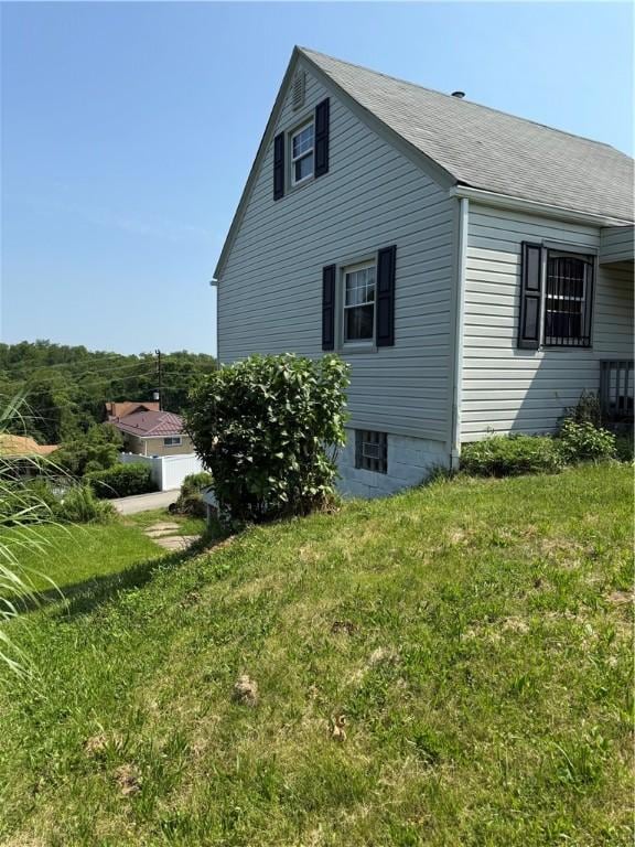 1728 Iowa Ave, West Mifflin, PA 15122 - photo 2