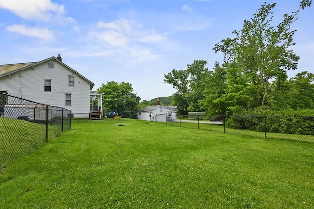11839 Crockett St, North Huntingdon, PA 15647 - fenced backyard with entry steps