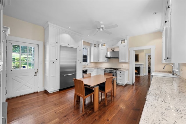 904-906 Blackburn Rd, Sewickley Heights, PA 15143 - kitchen with high quality appliances, under cabinet range hood, a ceiling fan, white cabinets, and recessed lighting