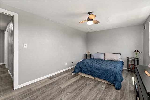 553 Indus St, Greenfield, PA 15207 - bedroom featuring wood finished floors and a ceiling fan