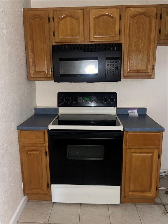 216 W Virginia Way, Jeannette, PA 15644 - photo 4