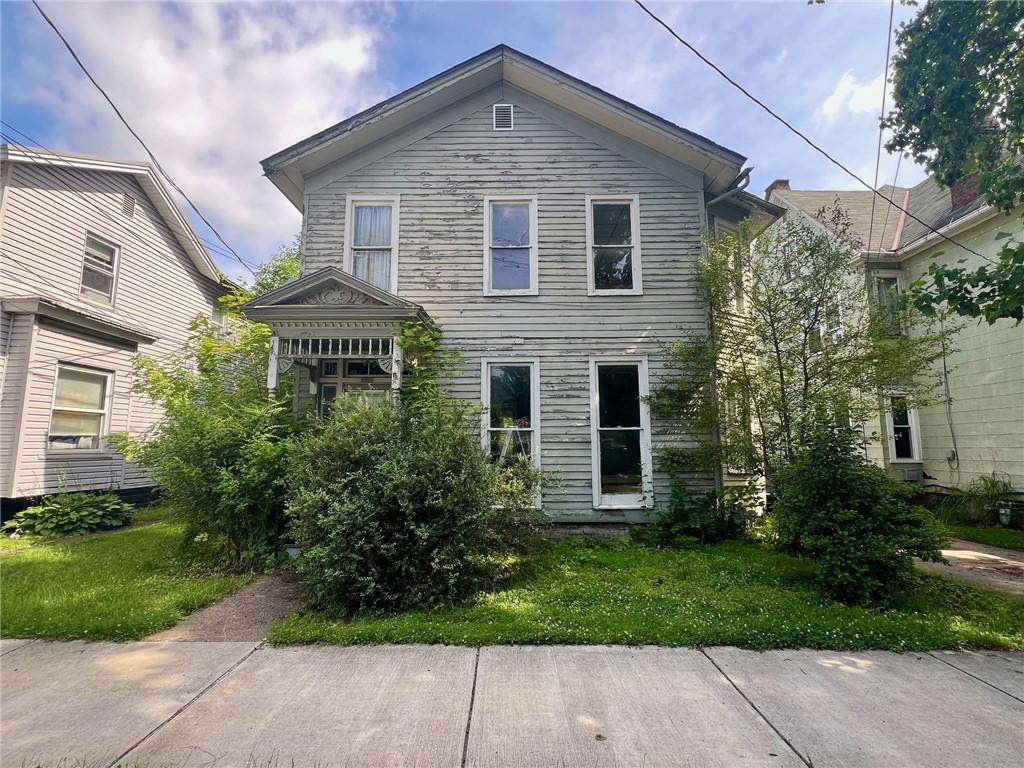 1316 Otter St, City Of Franklin, PA 16323 - view of front of property featuring a front yard