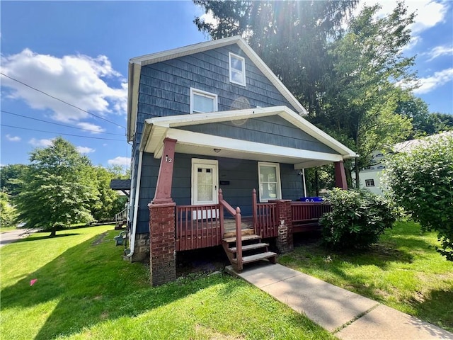 12 N Lee Ave, New Castle/6Th, PA 16101 - traditional style home with a front yard and a porch
