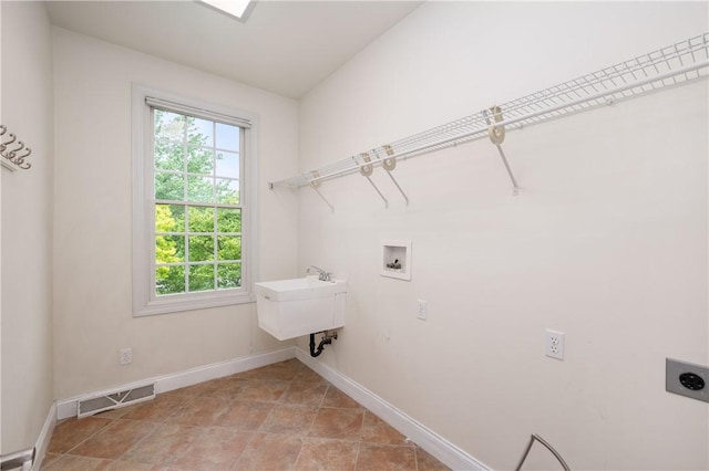 2214 Shannon Mills Dr, Connoquenessing Twp, PA 16053 - laundry area featuring electric dryer hookup and washer hookup