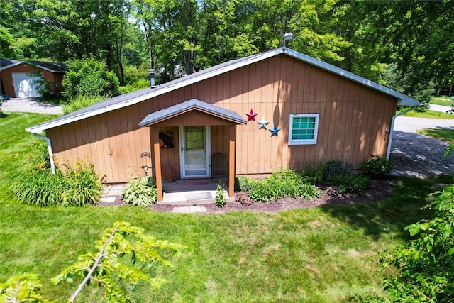 426 Unionville Rd, Franklin Twp, PA 16001 - view of front of property featuring a front lawn