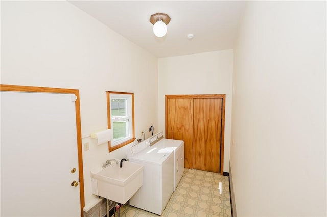 125 Jackson St, White Twp, PA 15701 - laundry room featuring washer and dryer and light flooring