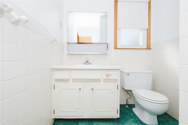 125 Jackson St, White Twp, PA 15701 - bathroom featuring tile walls and vanity