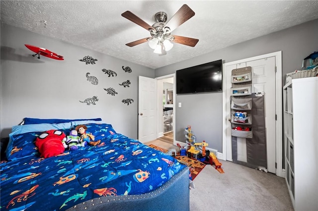 3640 Bakerstown Rd, Richland, PA 15044 - carpeted bedroom featuring a textured ceiling and ceiling fan