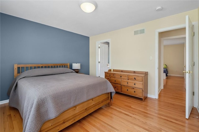 1100 Eleanor Pl, Adams Twp, PA 15044 - bedroom featuring light wood finished floors and baseboards