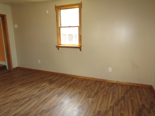 255 Duncan Ave, City Of Washington, PA 15301 - empty room with wood finished floors and baseboards