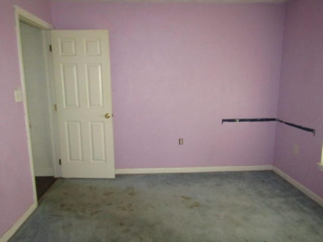 458 Wendel Rd, Hempfield Twp, PA 15642 - carpeted empty room featuring baseboards