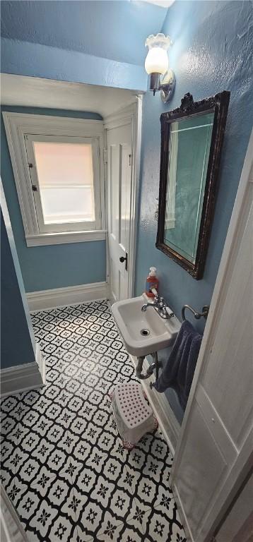 216 N Sprague Ave, Bellevue, PA 15202 - bathroom featuring baseboards
