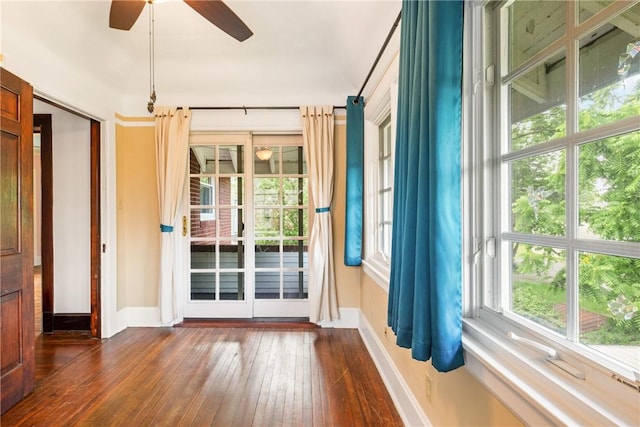 429 S Center Ave, Somerset Boro, PA 15501 - entryway featuring dark wood-style floors and a ceiling fan