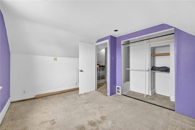 201 La Belle St, Mt Washington, PA 15211 - unfurnished bedroom with carpet, lofted ceiling, and a closet