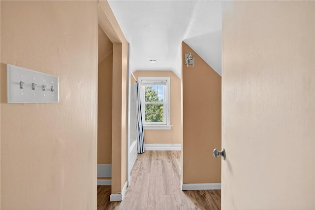 201 La Belle St, Mt Washington, PA 15211 - corridor featuring wood finished floors and lofted ceiling