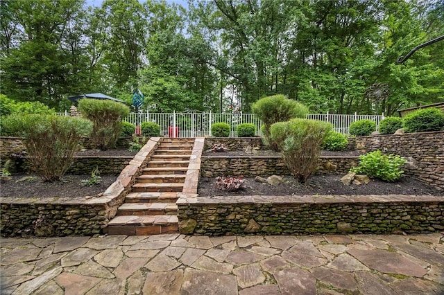 633 Westminster Rd, Hermitage, PA 16148 - view of yard with stairs