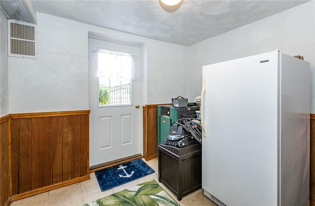 3912 Milton Dr, Richland, PA 15044 - entryway with light tile patterned floors