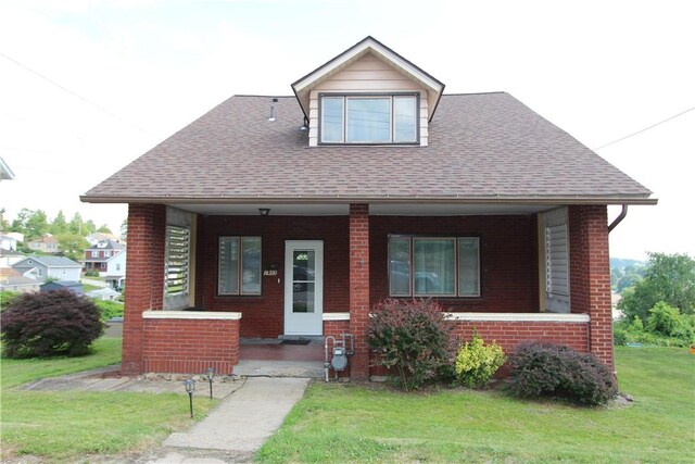 1405 Leaside Dr, Lincoln Place, PA 15207 - photo 1