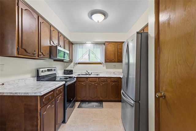 804 Redwood Dr, Cecil, PA 15057 - photo 20