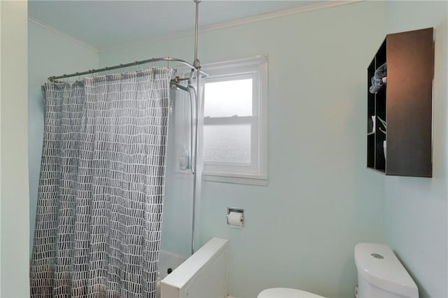 520 38th St, Beaver Falls, PA 15010 - bathroom featuring a shower with shower curtain and crown molding