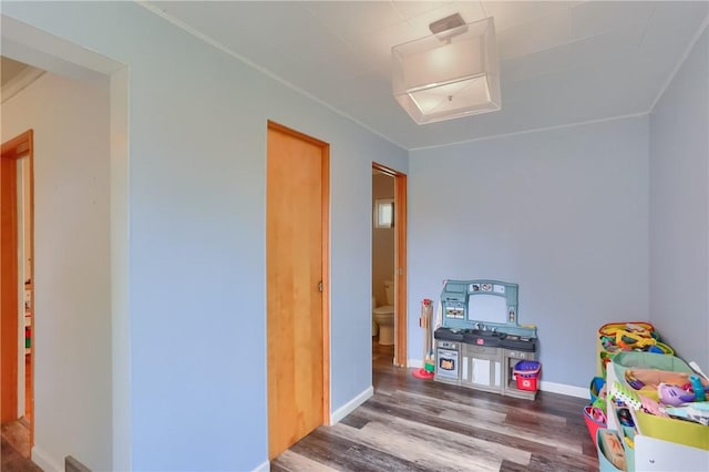 520 38th St, Beaver Falls, PA 15010 - recreation room with wood finished floors and baseboards