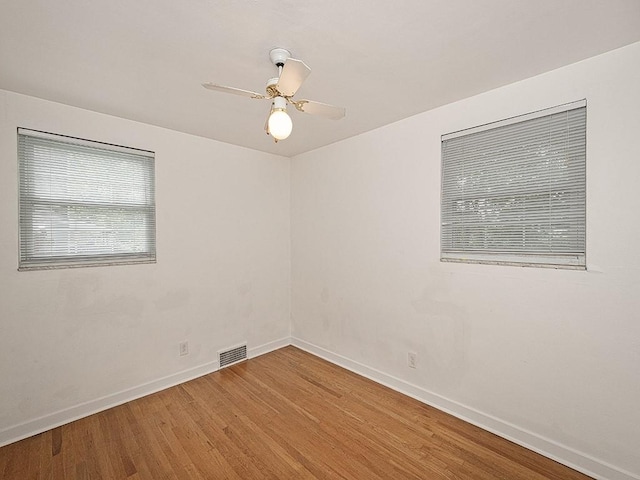 376 Mcclellan Dr, Pleasant Hills, PA 15236 - unfurnished room with wood finished floors and ceiling fan
