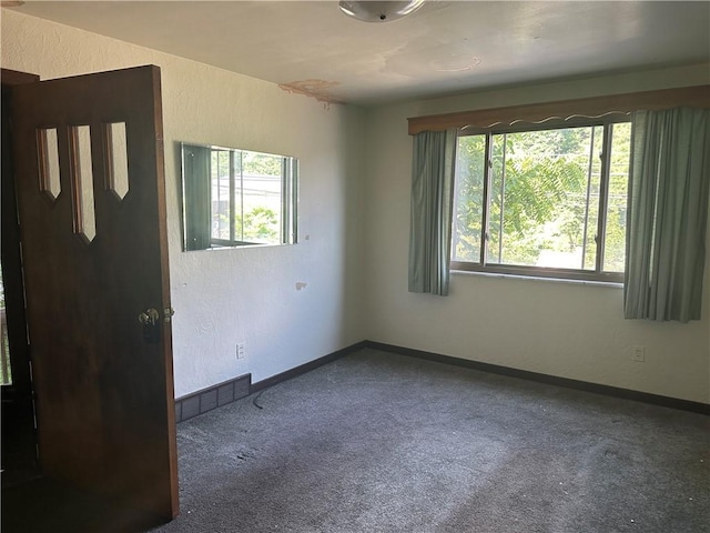 998 Chartiers Ave, Carnegie, PA 15106 - unfurnished room featuring carpet flooring and a textured wall