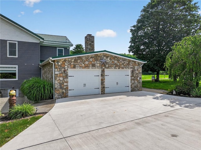 160 Railroad St, Hempfield Twp, PA 15665 - garage featuring driveway