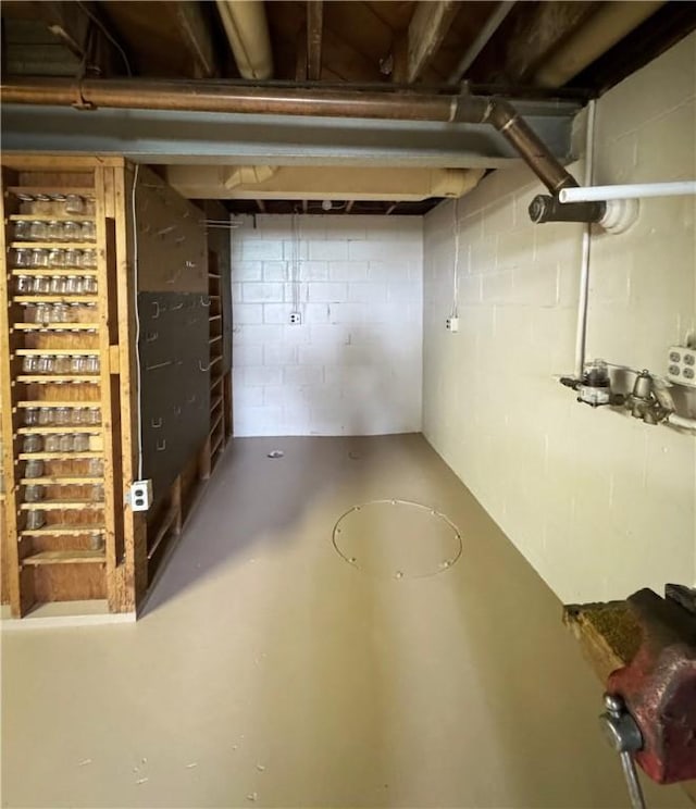 1215 Center Rd, Monaca, PA 15061 - view of unfinished below grade area