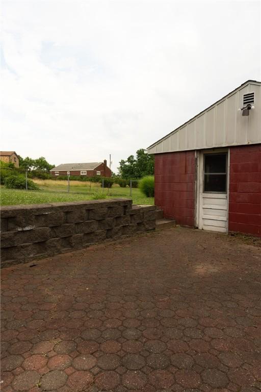 148 E Schwab, Whitaker, PA 15120 - photo 5