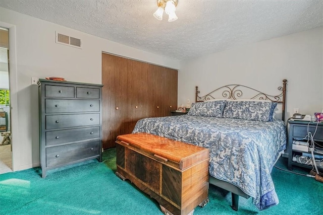 27 Watson St, Leet Twp, PA 15143 - carpeted bedroom featuring a textured ceiling and a closet