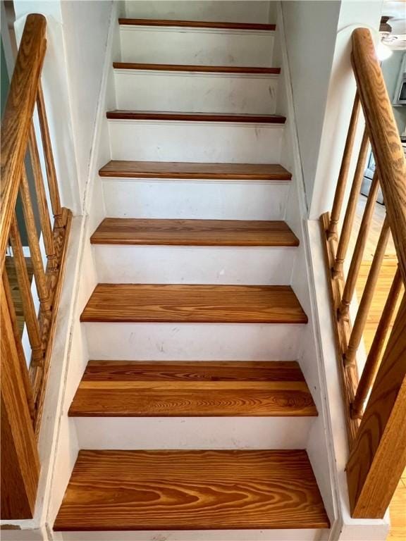 716 Vallevista Ave, Mt Lebanon, PA 15234 - view of staircase