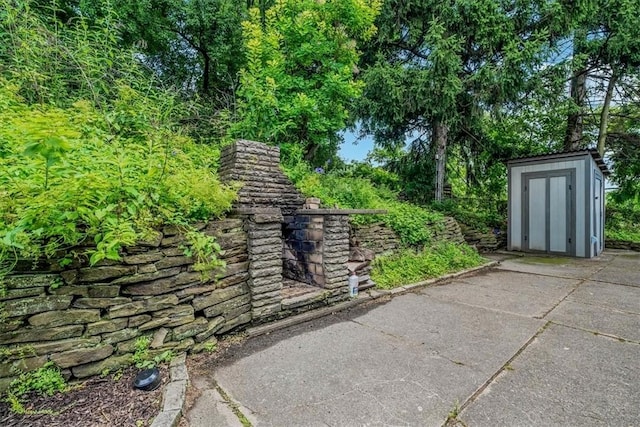 310 Glaser Ave, Bellevue, PA 15202 - gate with a storage unit