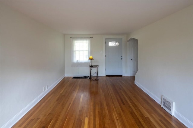 111 E Manilla, Green Tree, PA 15220 - entrance foyer featuring arched walkways and wood finished floors