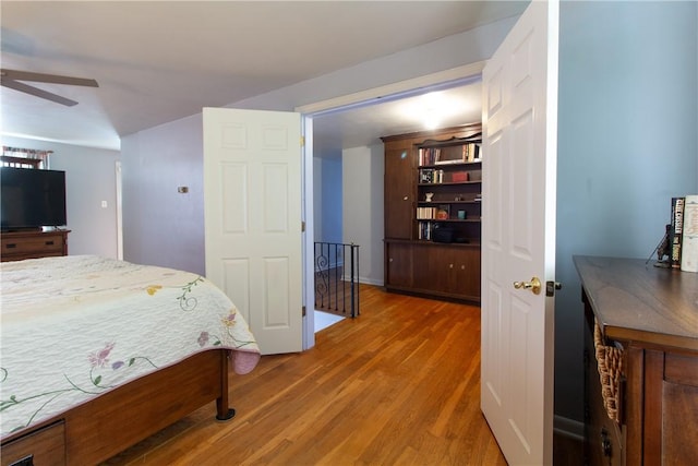 5401 Perrysville Rd, Ross Twp, PA 15229 - bedroom featuring wood finished floors