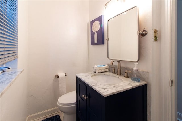 5401 Perrysville Rd, Ross Twp, PA 15229 - half bath featuring vanity and toilet