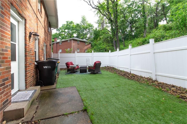 5401 Perrysville Rd, Ross Twp, PA 15229 - fenced backyard with outdoor lounge area