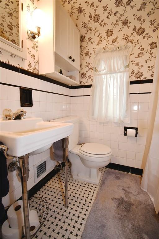 317 Fieldbrook Dr, Mt Lebanon, PA 15228 - photo 20