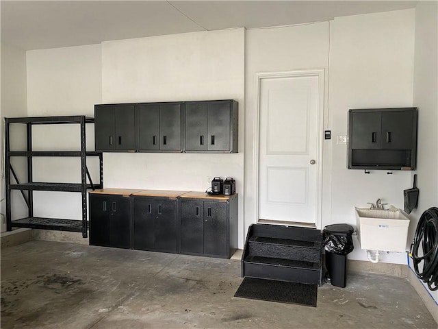 1028 Oakbrooke Dr, Canonsburg, PA 15317 - view of garage