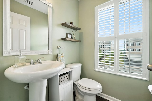 412 Colt Cir, Findlay Twp, PA 15026 - half bathroom featuring healthy amount of natural light