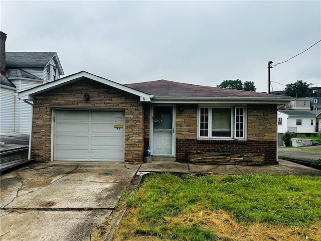 46 Maytide St, Carrick, PA 15227 - photo 1
