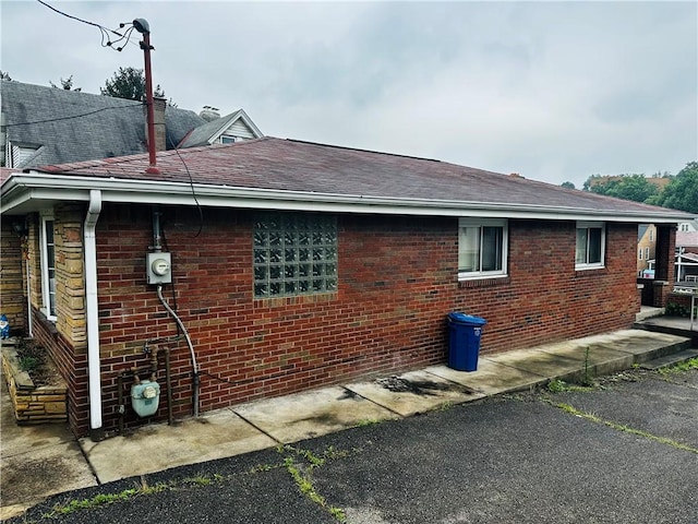 46 Maytide St, Carrick, PA 15227 - photo 3
