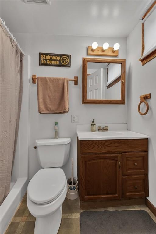 2203 14th St, Patterson Twp, PA 15010 - full bath featuring vanity and a shower with shower curtain