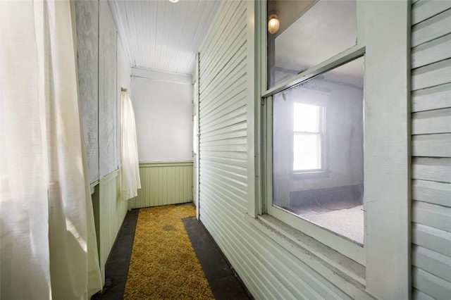 425 Concord Ave, City Of Greensburg, PA 15601 - corridor featuring wainscoting