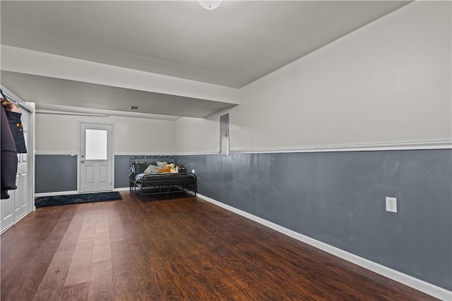 421 Colt Cir, Findlay Twp, PA 15026 - unfurnished room featuring wood finished floors and baseboards