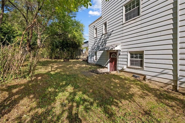 98 S 9th St, South Side, PA 15203 - view of grassy yard