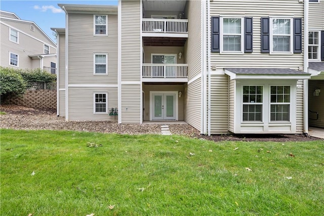 3011 Lenox Oval, Ross Twp, PA 15237 - back of house with french doors and a yard