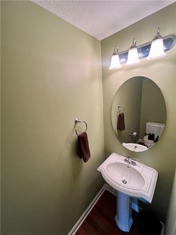 4019 Winterberry Ct, Cecil, PA 15317 - photo 4